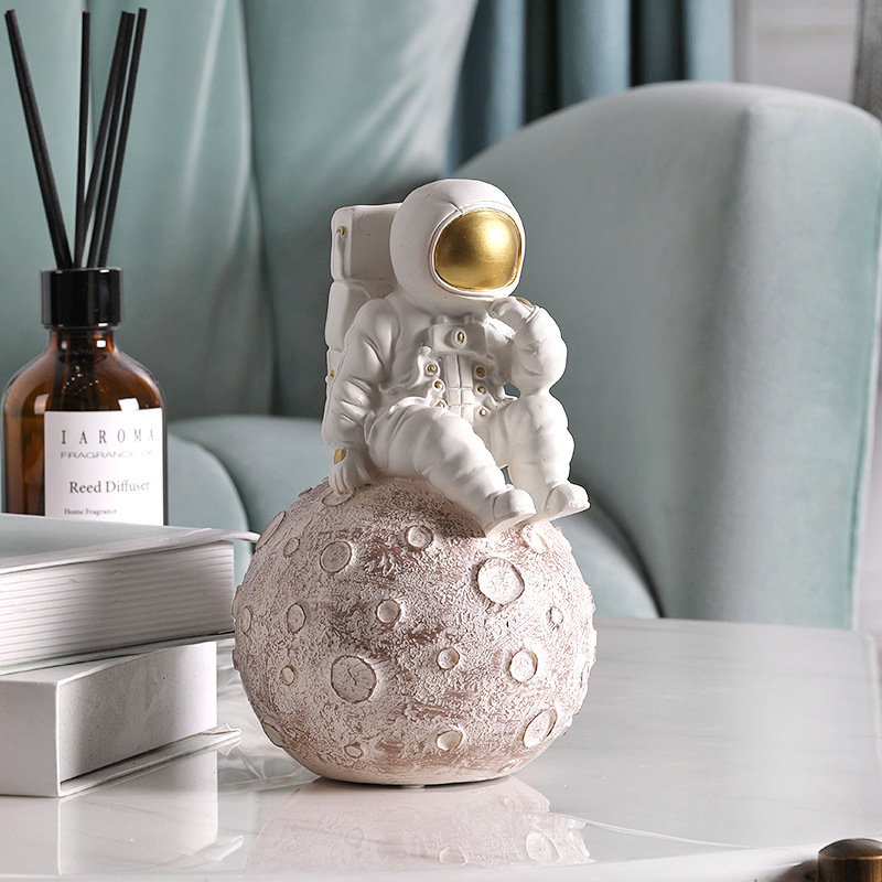 Europe Space Man Figure Astron - Phone Accessories Europe ulasan dan harga