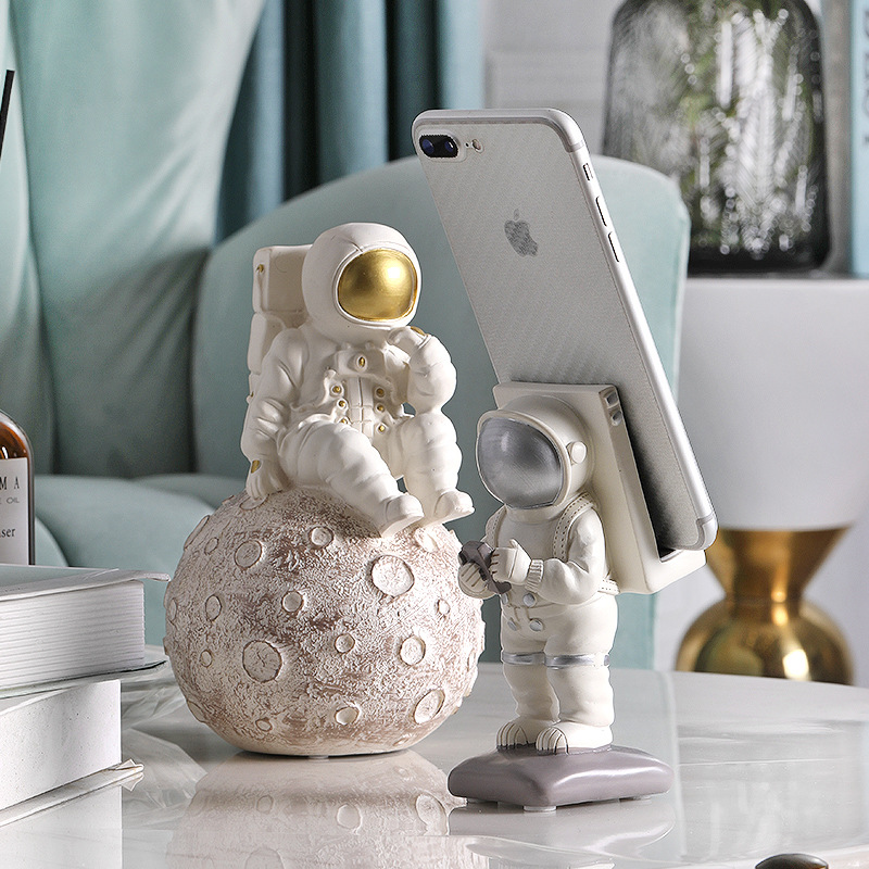 Europe Space Man Figure Astron - Phone Accessories Europe ulasan dan harga